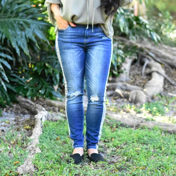 Leopard Stripe Jeans - Picture 3 of 4